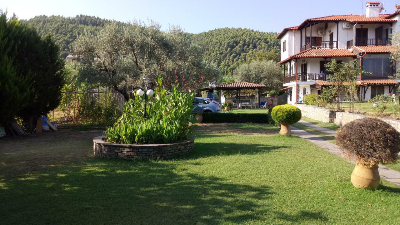Apartamento Jenny'S Garden Vourvourou Exterior foto